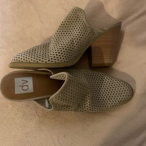 DV womens size 9.5 shoe good condition